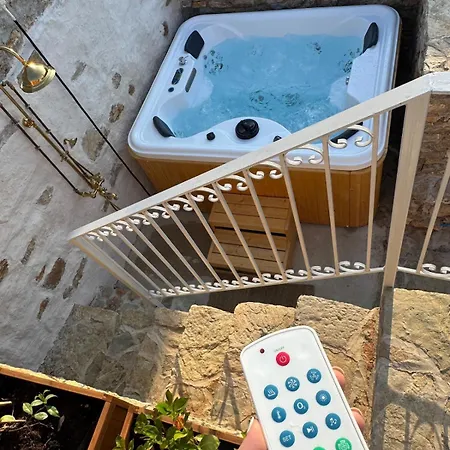 Apartment Kastrouna, With Private Heated Jacuzzi *