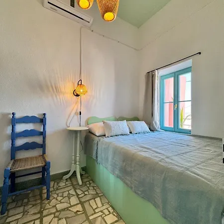 Kastrouna, With Private Heated Jacuzzi דירה סימי