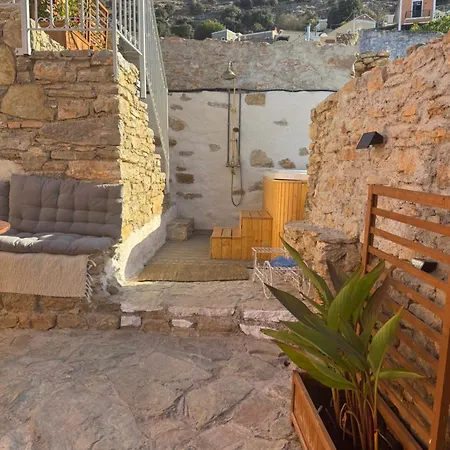 Kastrouna, With Private Heated Jacuzzi סימי