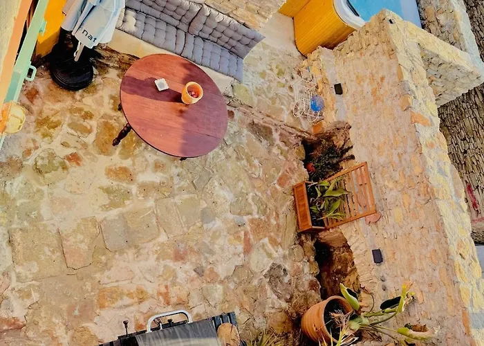 Kastrouna, With Private Heated Jacuzzi شقة *