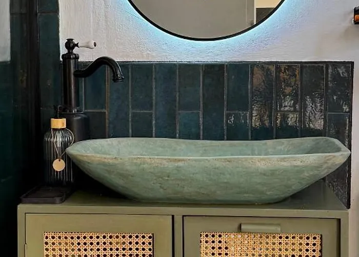Διαμέρισμα Kastrouna, With Private Heated Jacuzzi Σύμη