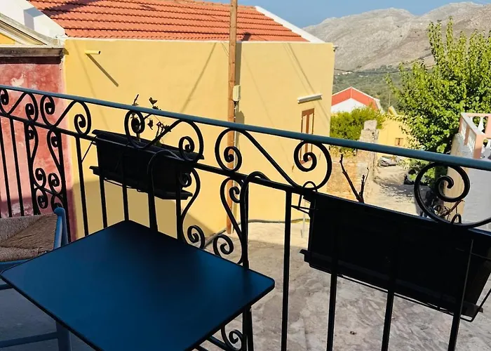 Kastrouna, With Private Heated Jacuzzi شقة