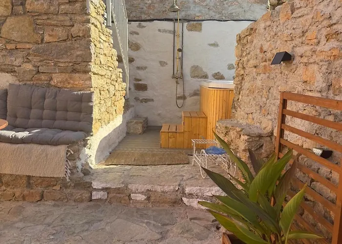 Kastrouna, With Private Heated Jacuzzi Σύμη